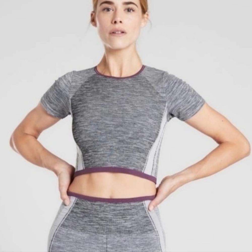 Athleta Impact Crop Top in Women's M